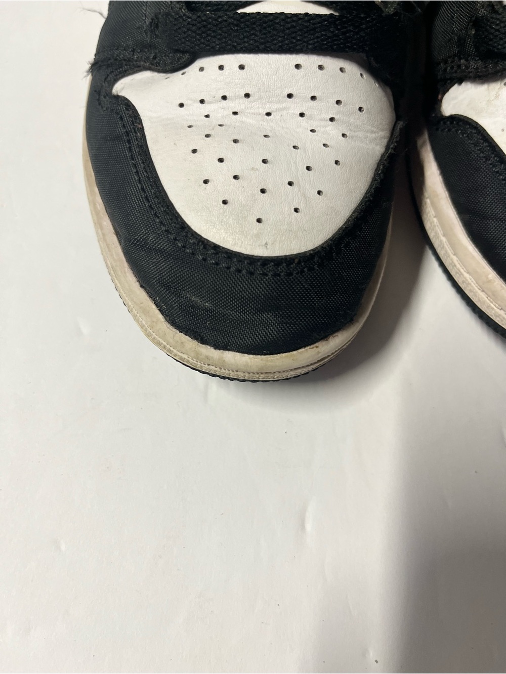 Nike Air Jordan 1 Mid SE 'Red Black Toe' sneakers - Picture 10 of 10